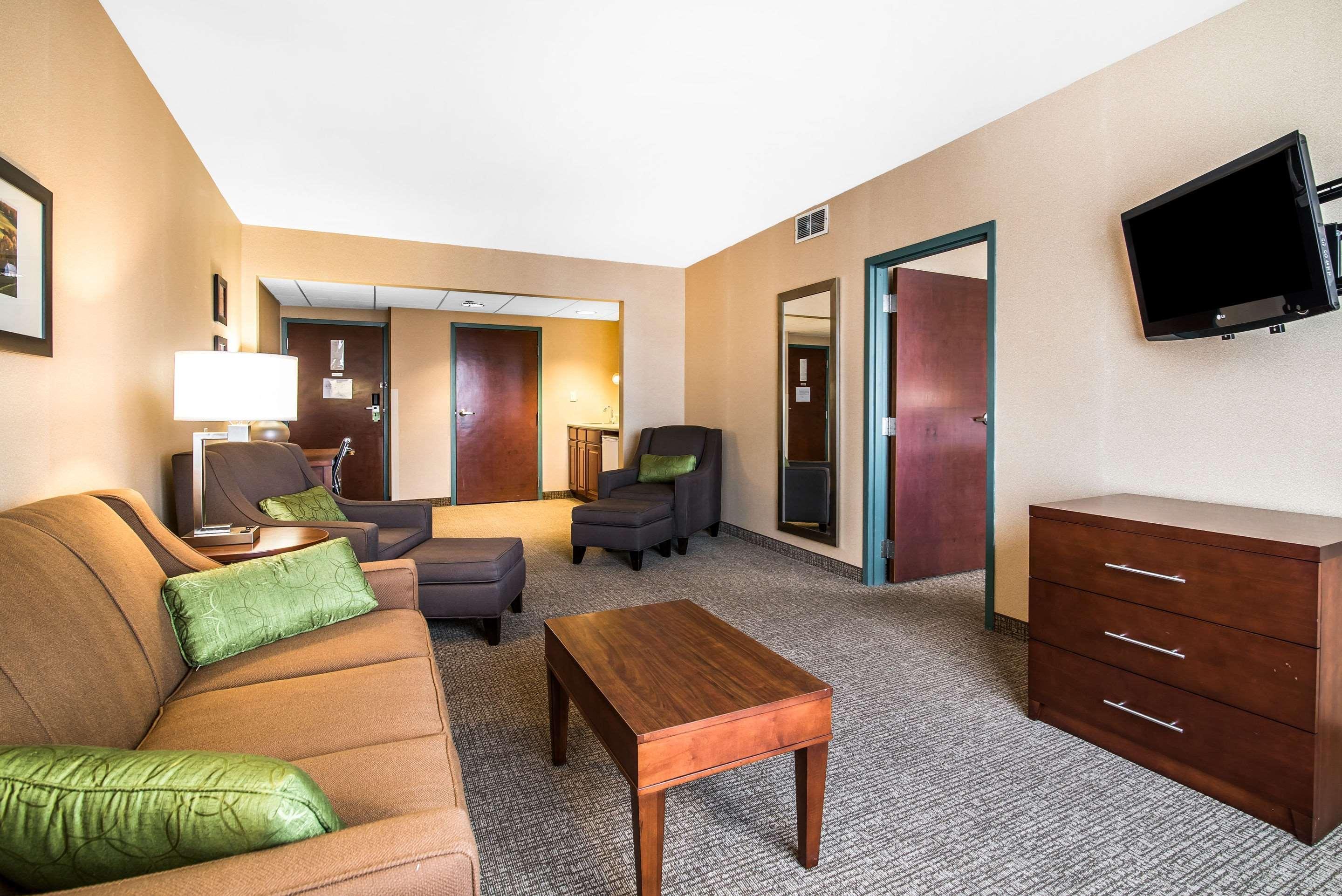 Quality Inn & Suites Towanda Экстерьер фото